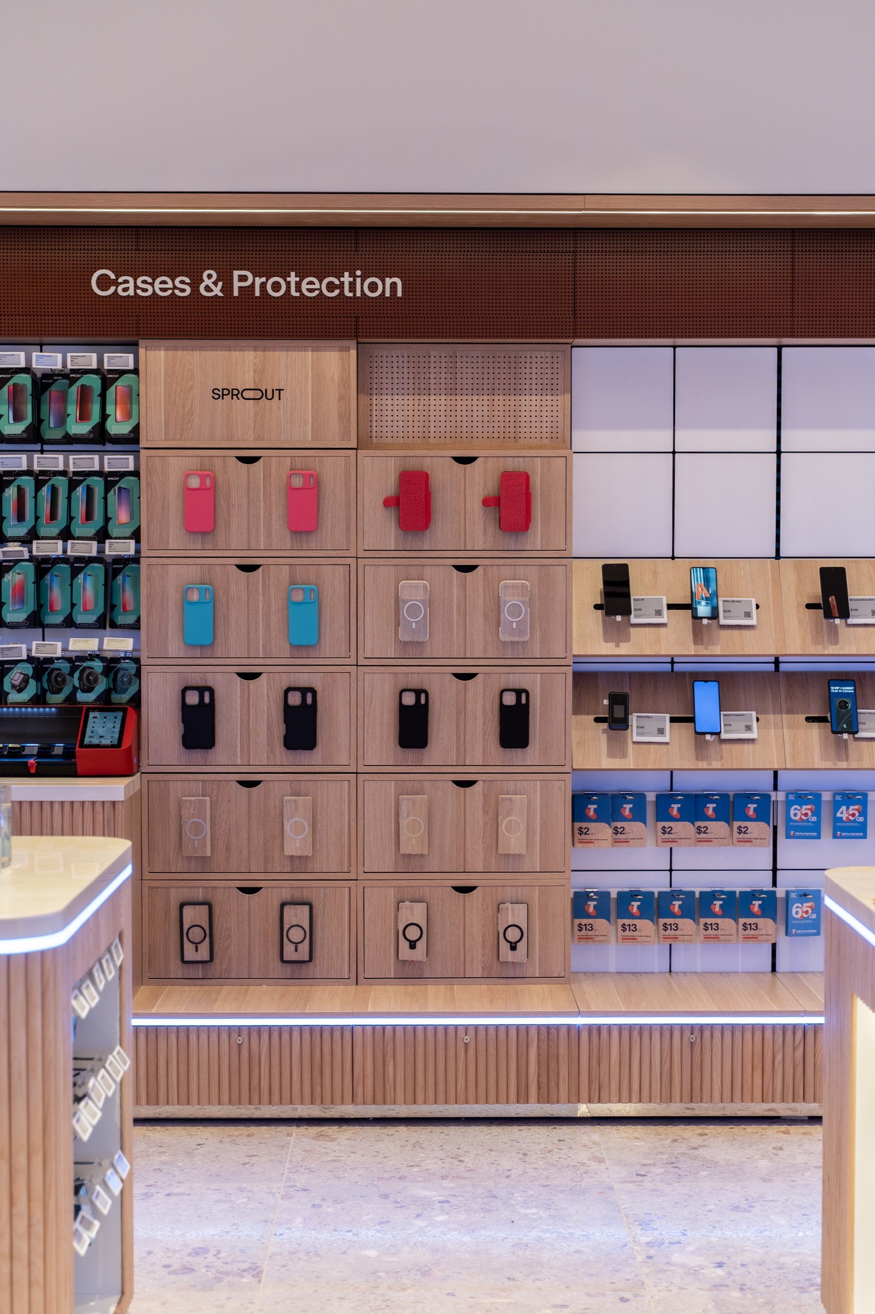 Telstra Coomera — retail fitout (6)