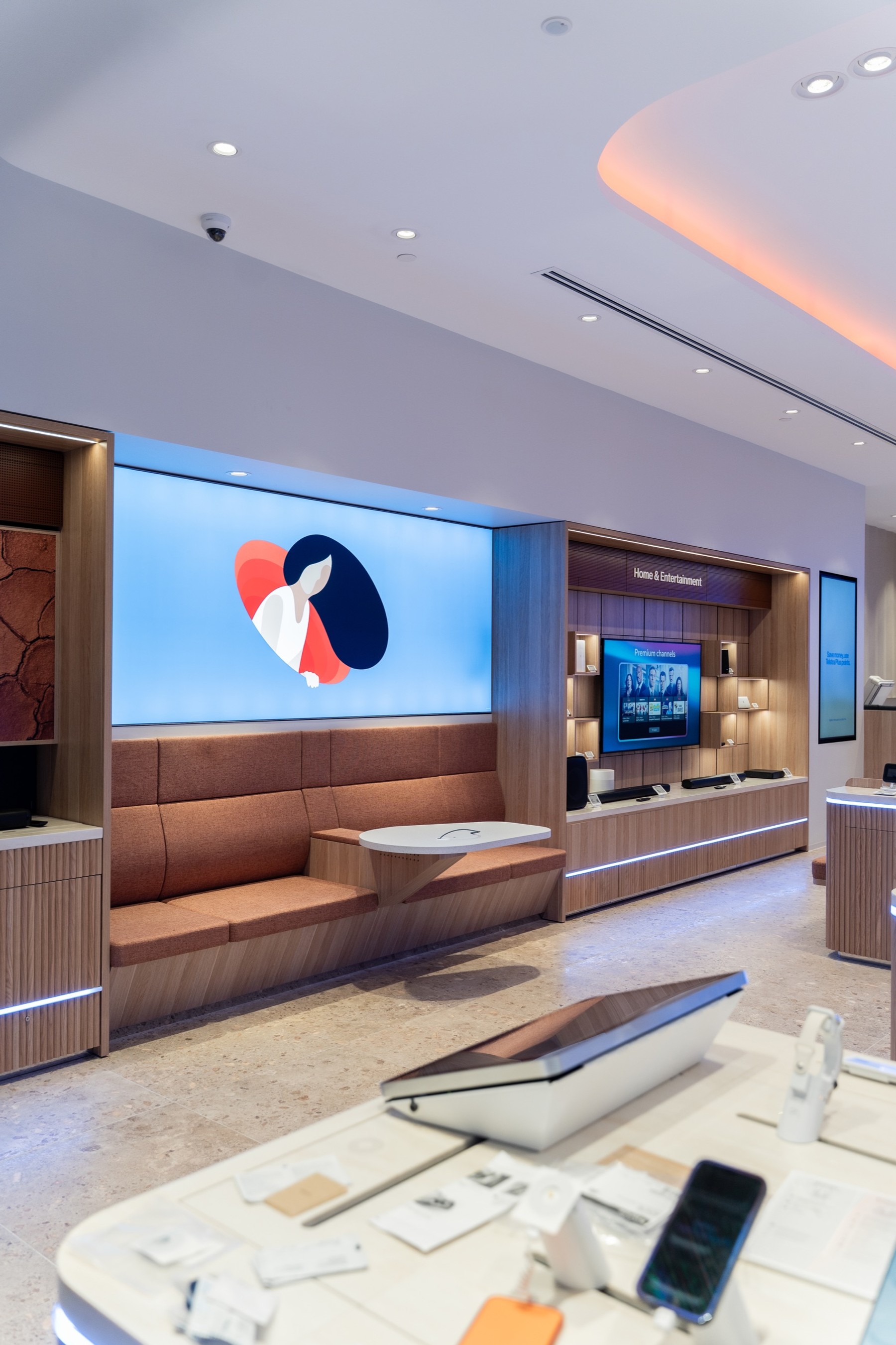 Telstra Coomera — retail fitout (11)