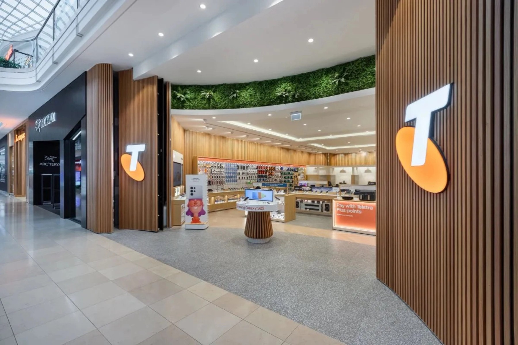 Telstra Chadstone — retail fitout (4)