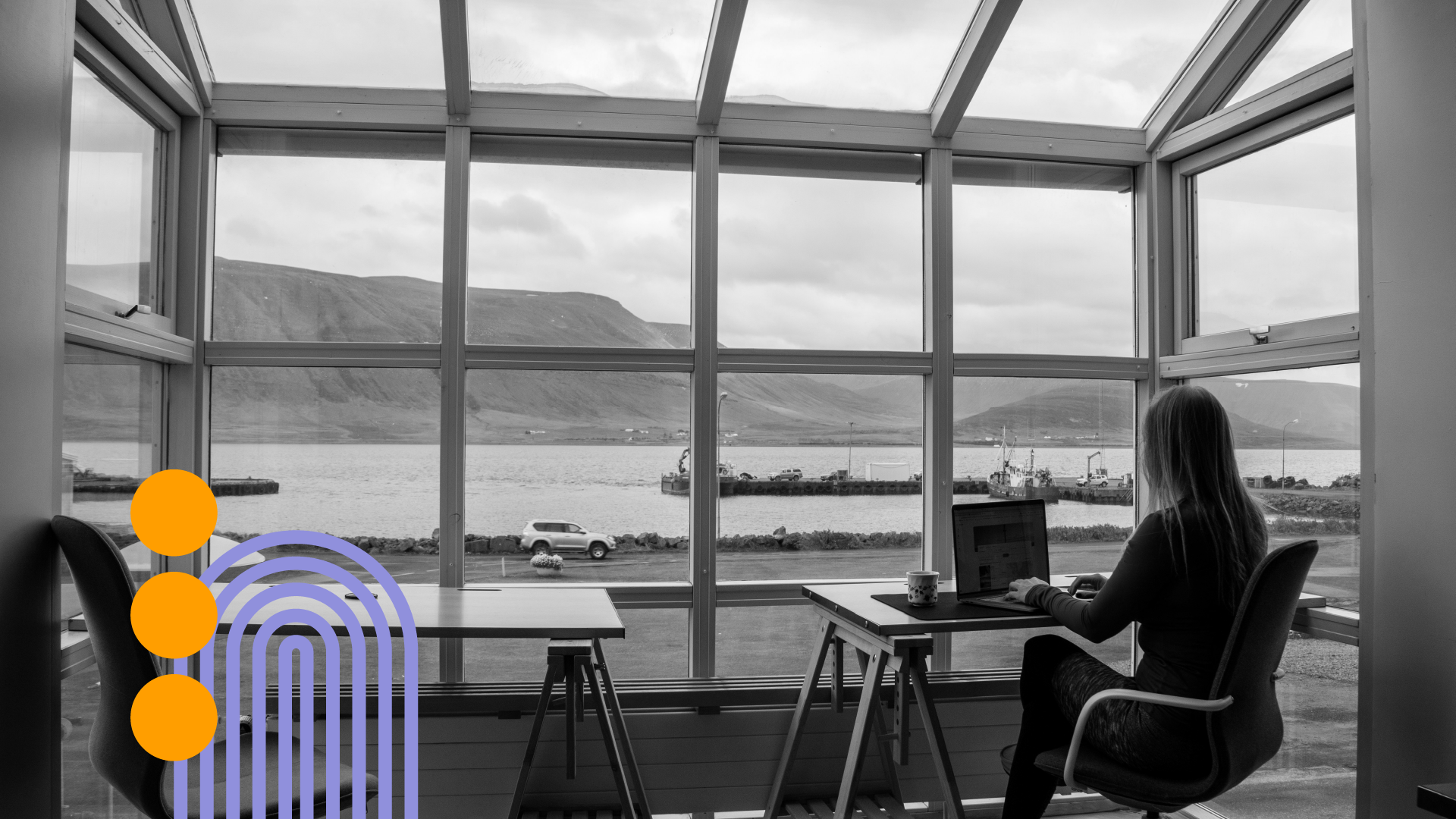 Desarrolladora de software trabajando de forma remota