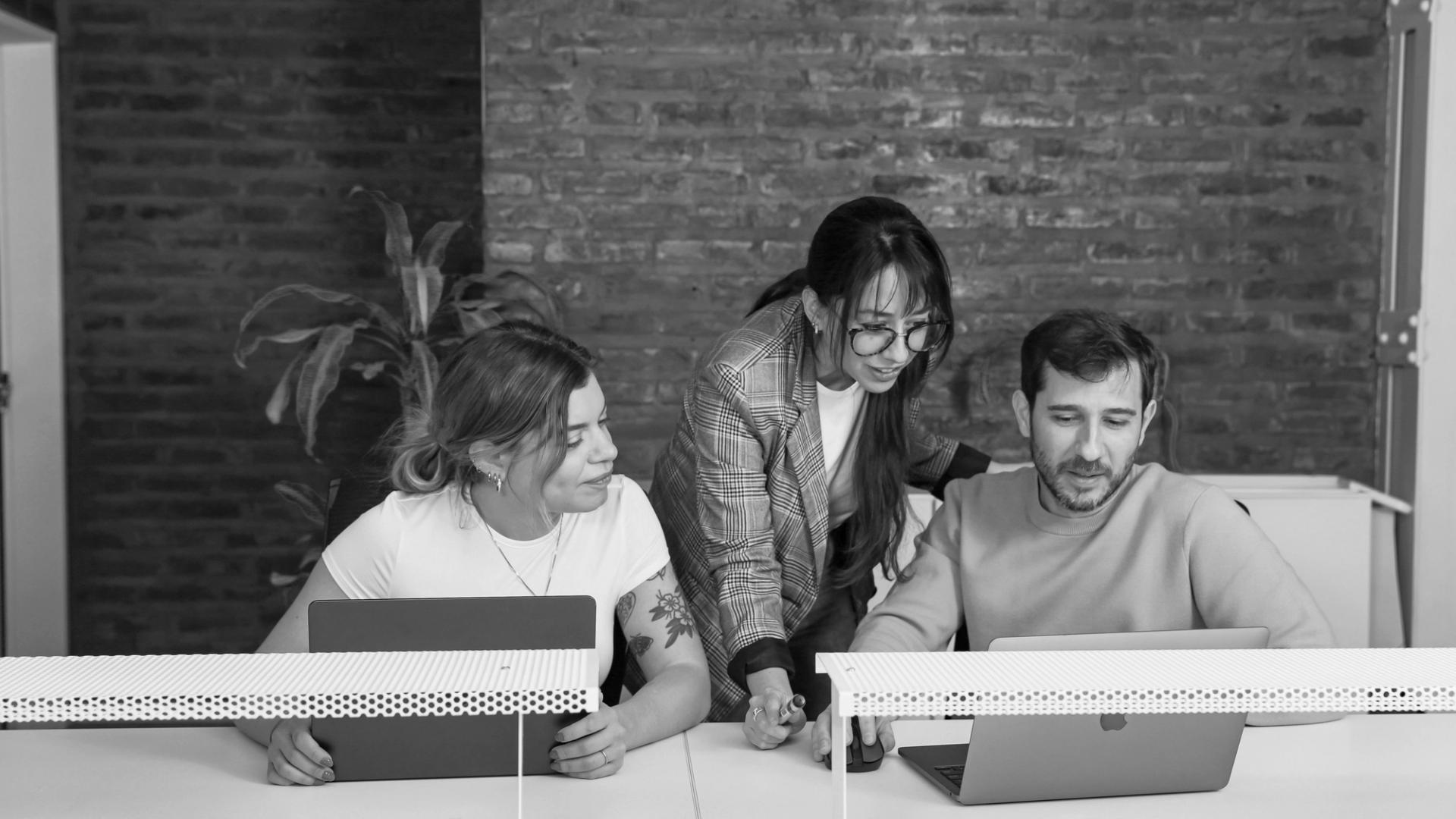 EM en Howdy dando feedback