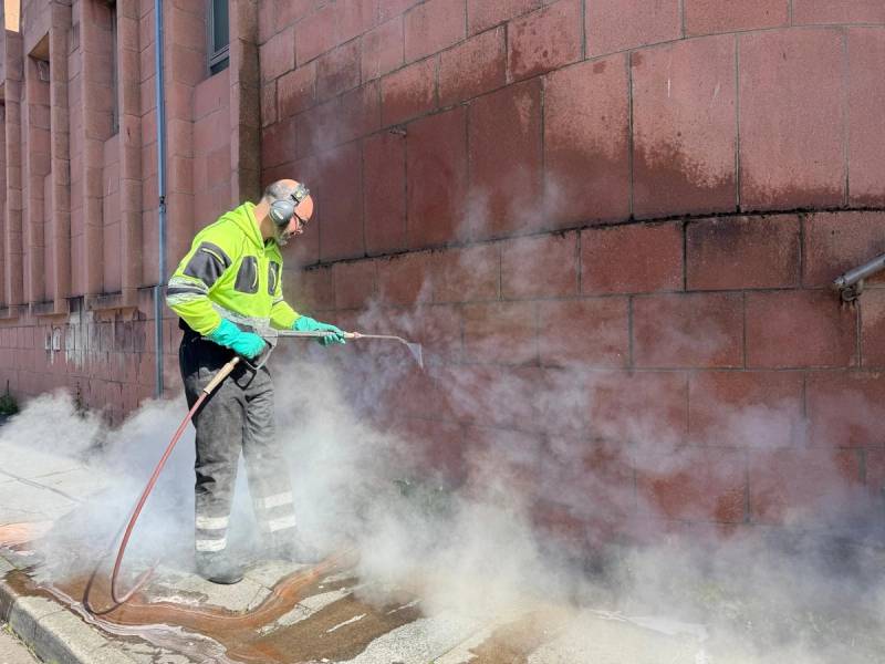 DOFF Cleaning on public building in Inverness, Scotland