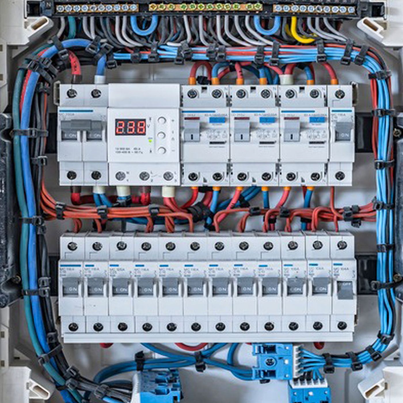 Network cabling in a comms cabinet