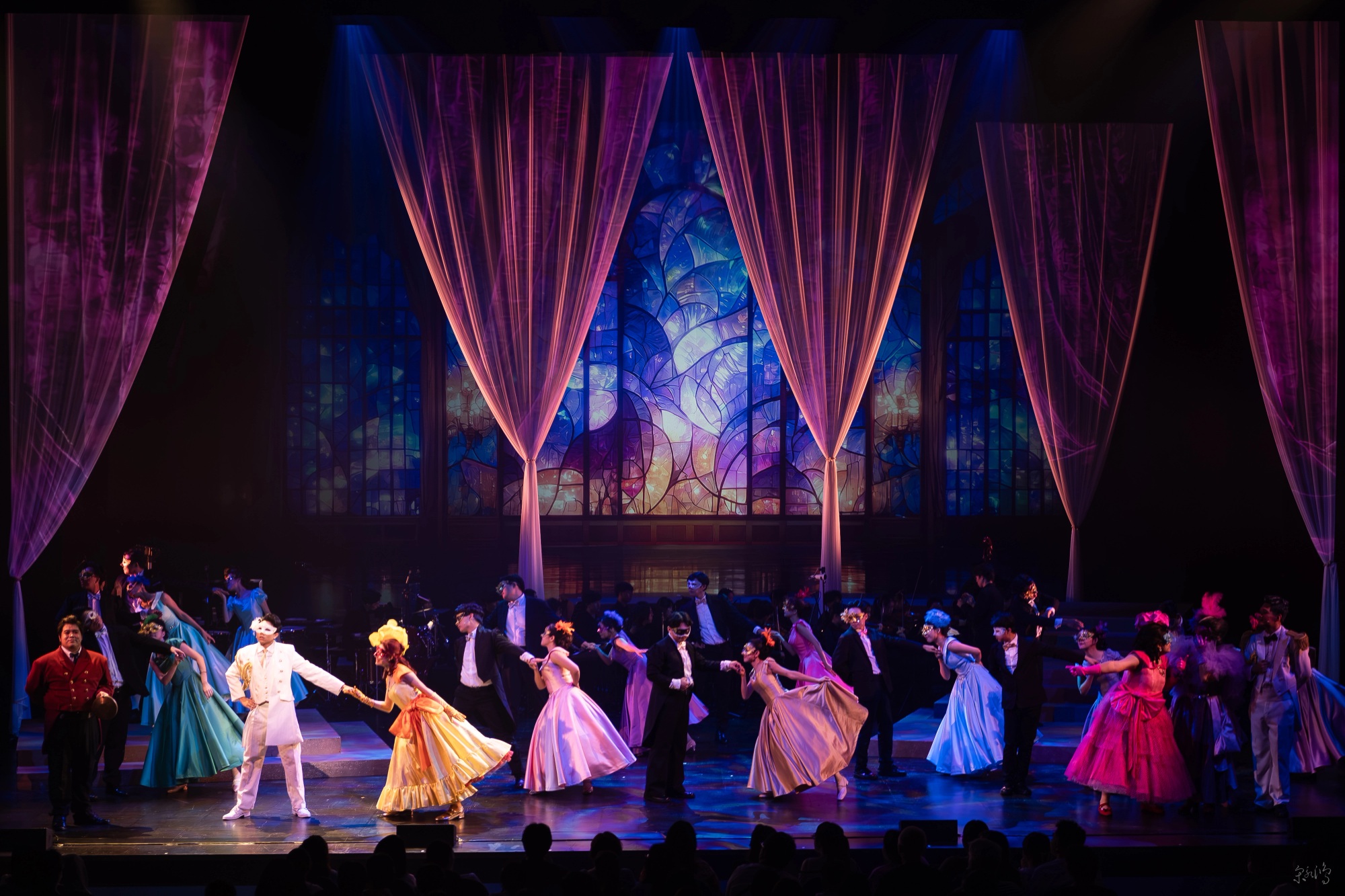Cinderella
the Musical — lighting design
