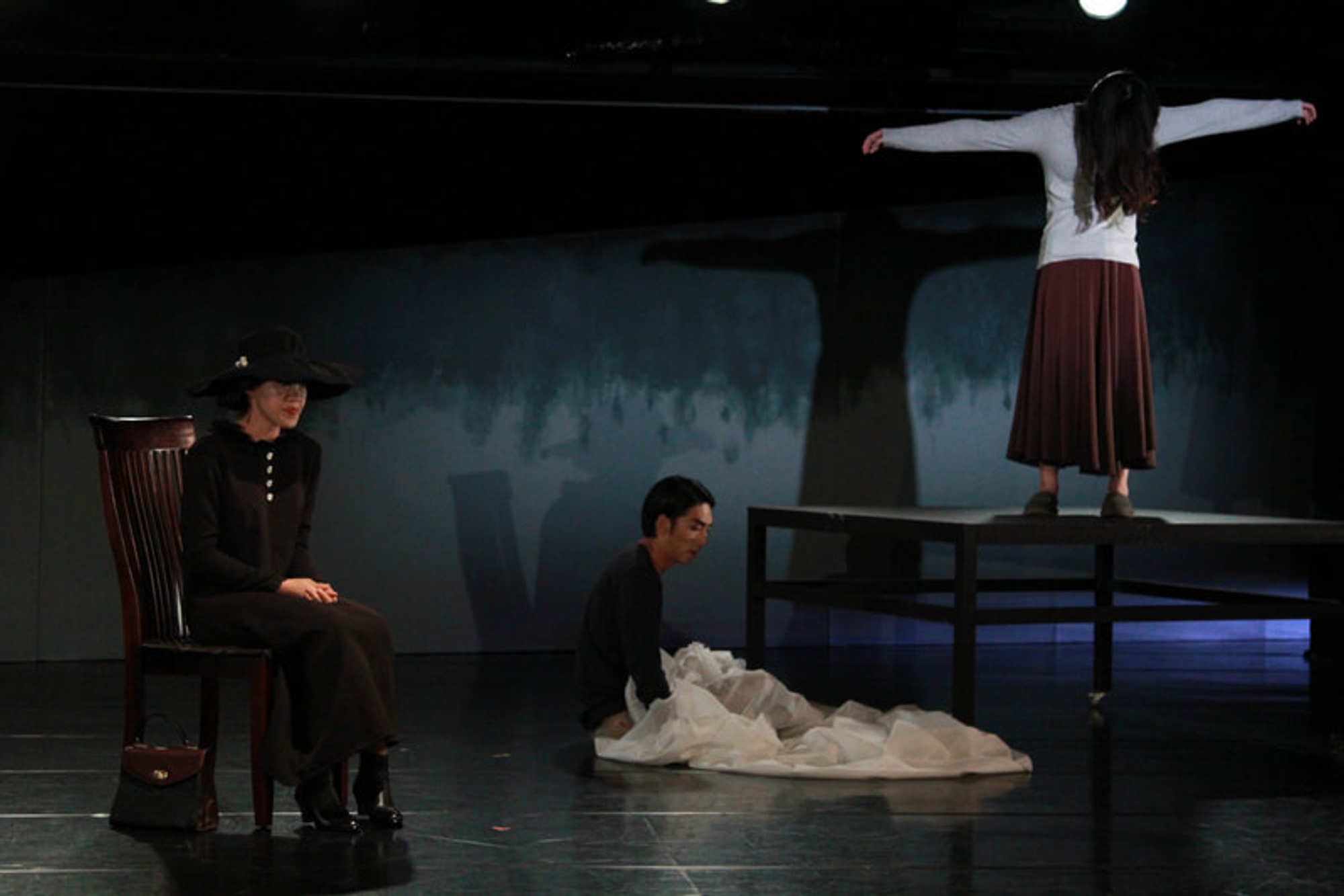 UNSCHULD — lighting design