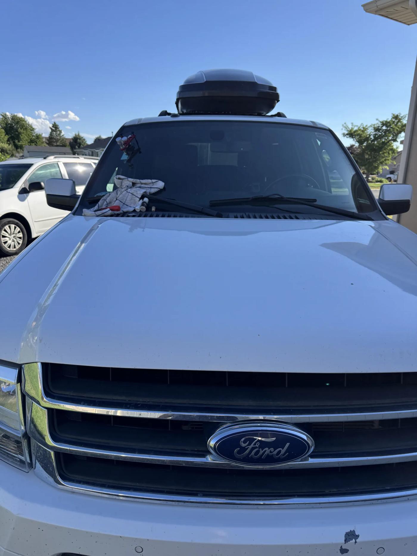 Mobile windshield repair blue SUV — RapidChip Mobile Repair