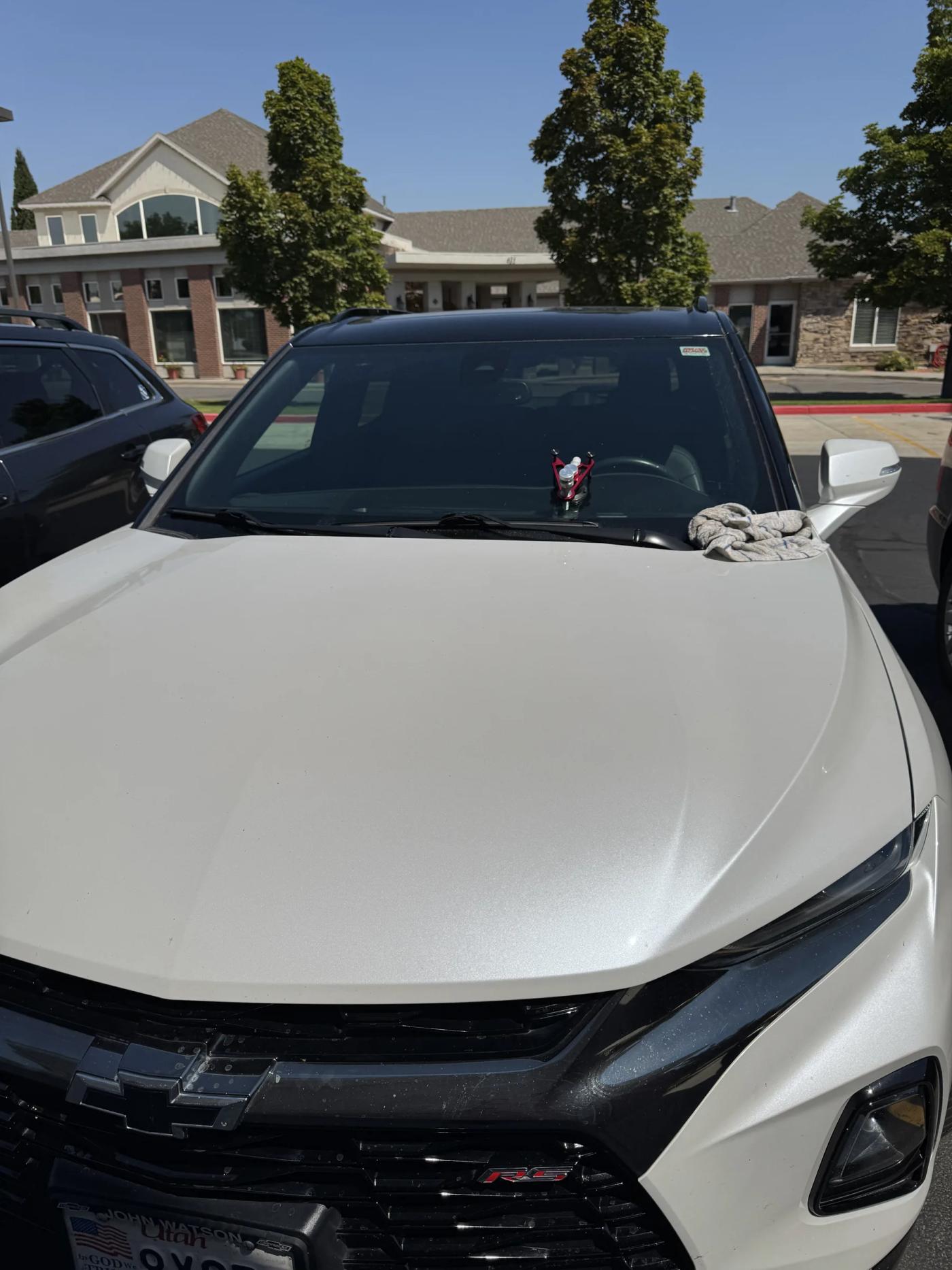 Mobile windshield repair white SUV — RapidChip Mobile Repair
