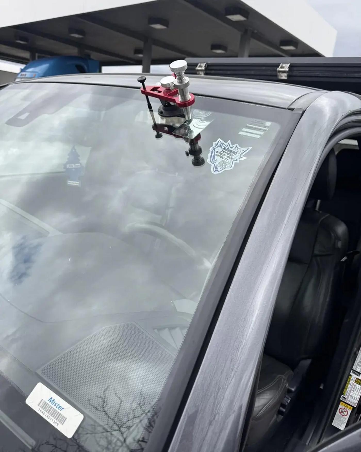 Mobile windshield repair tool setup — RapidChip Mobile Repair