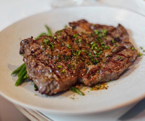 Steak with green beans