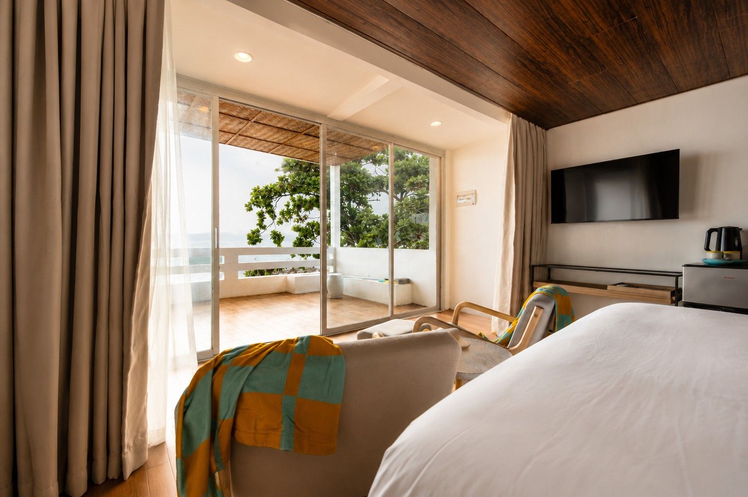 Sea View Family Suite - Thumbnail 4