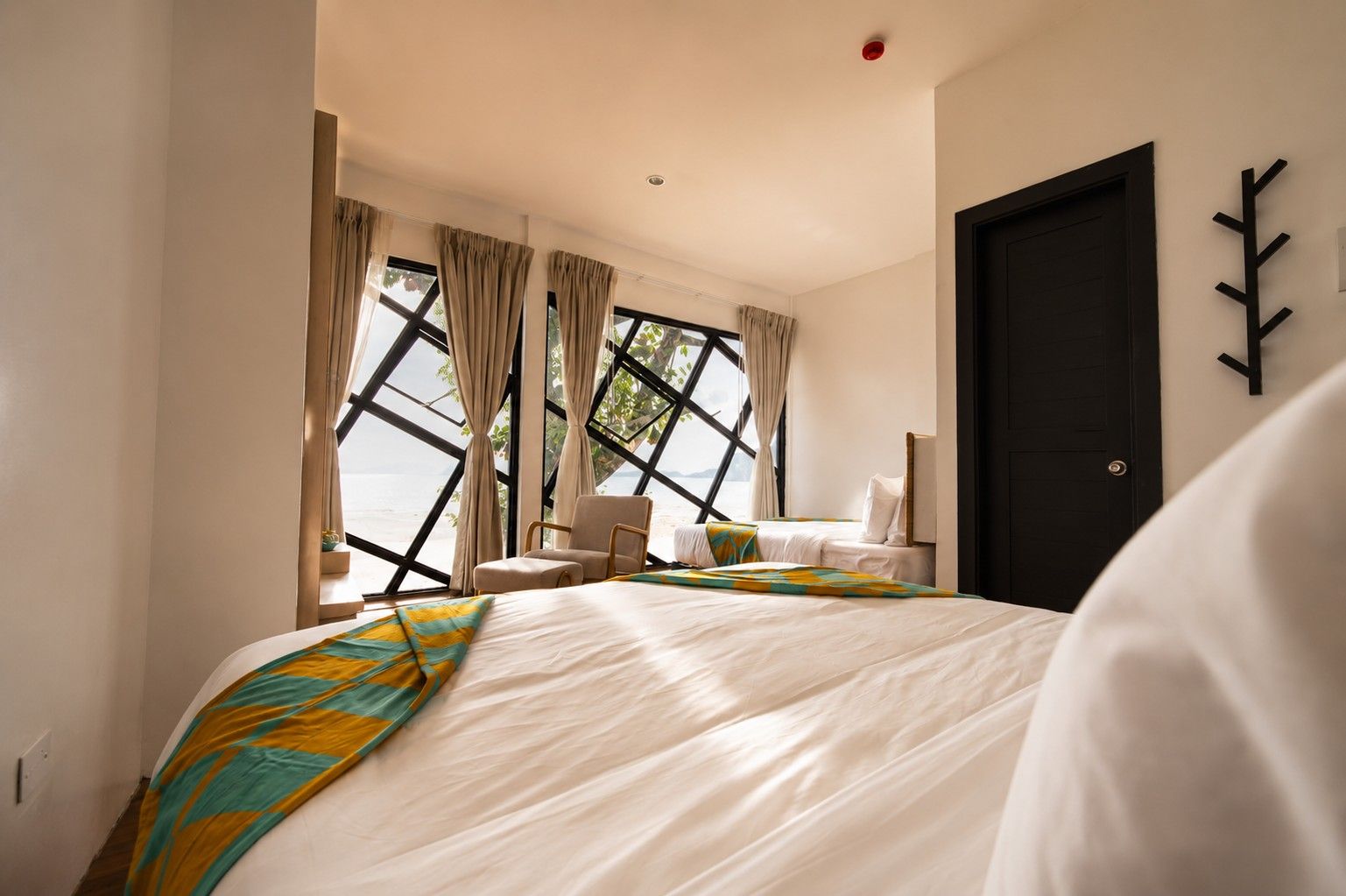 Sea View Family Suite - Thumbnail 9