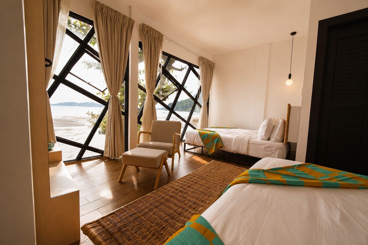 Sea View Family Suite - Thumbnail 2