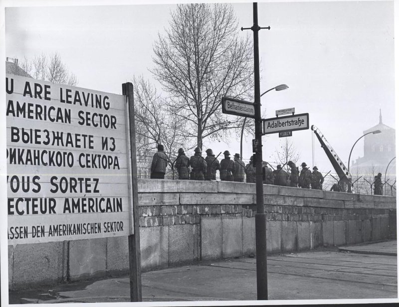 Constructing anti-tank fortifications in 1961 on the eastern side of the Berlin Wall after a confrontation between US and Soviet tanks at Checkpoint Charlie (CIA/Flickr)