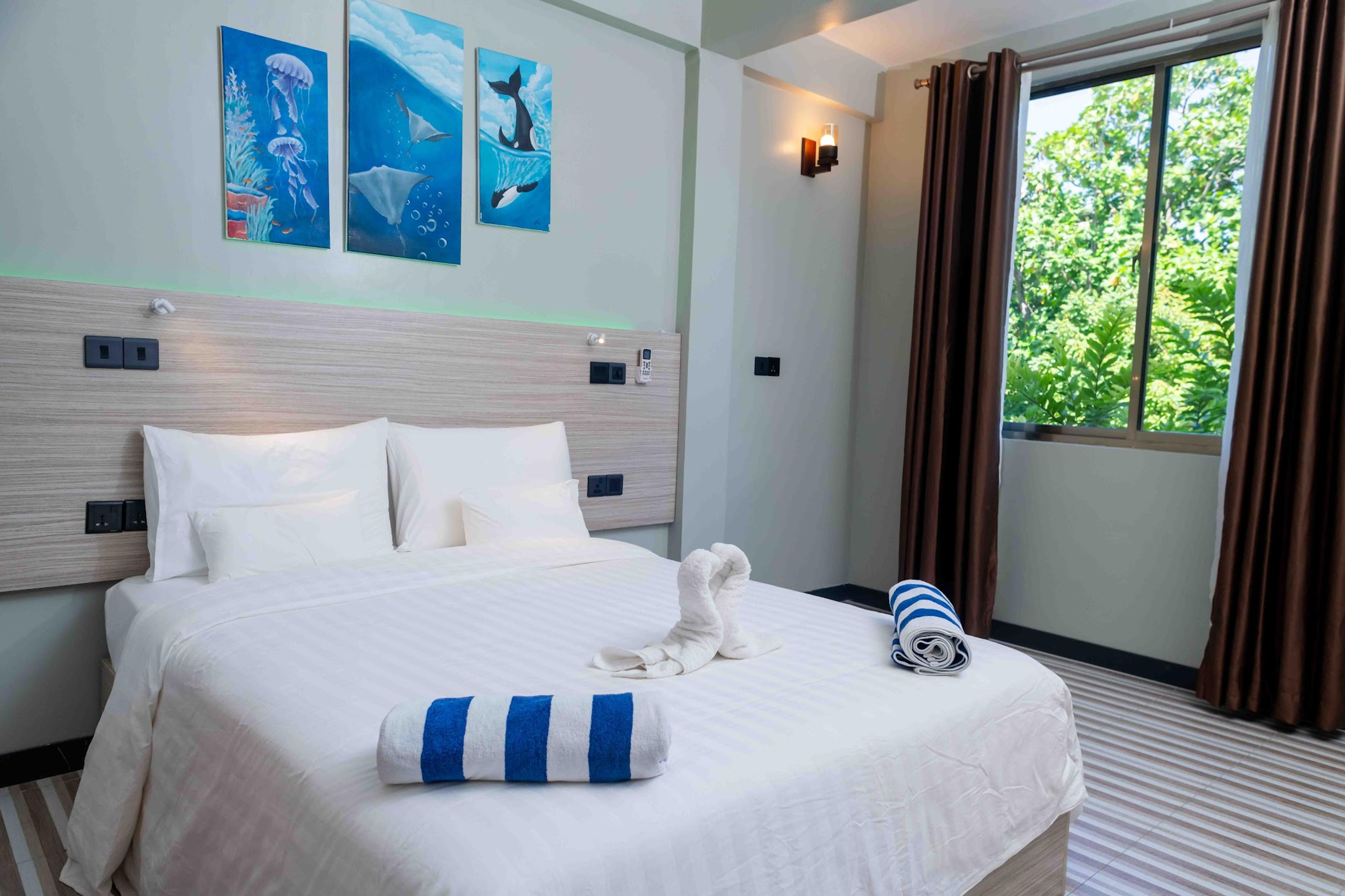 Guest room at Madi Grand