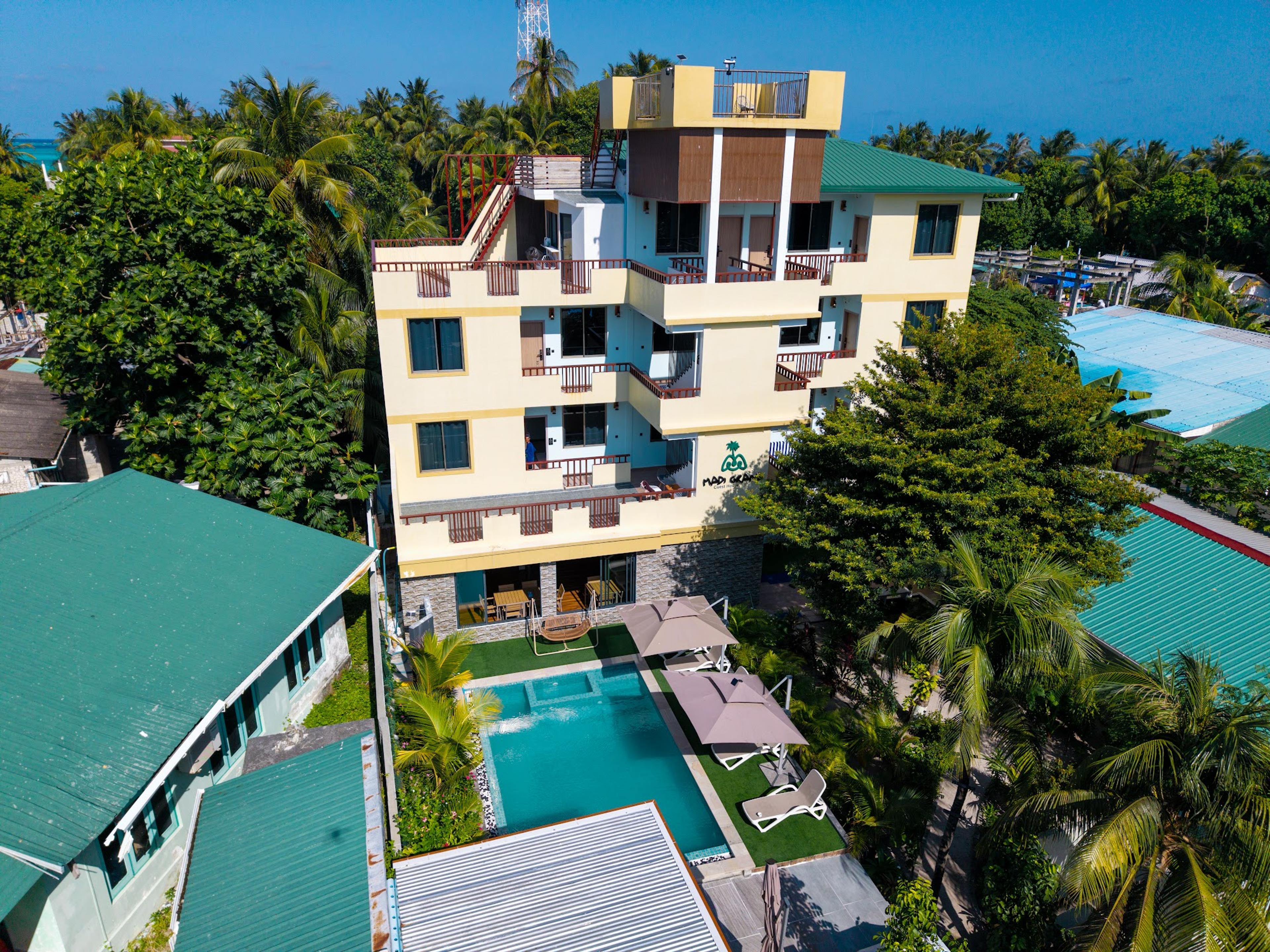 Madi Grand hotel and pool