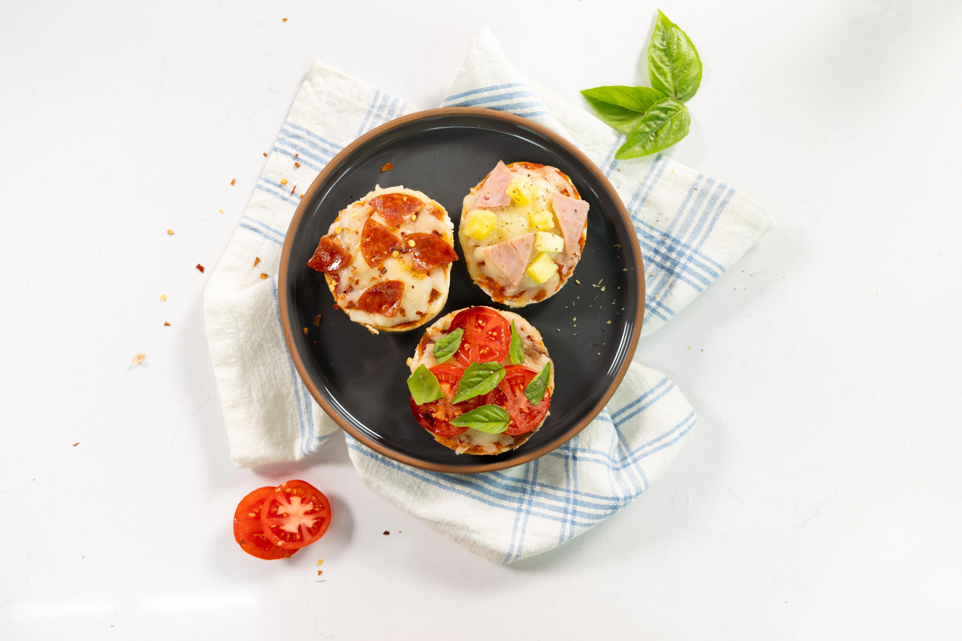 3 flavors of mini bagel bites.