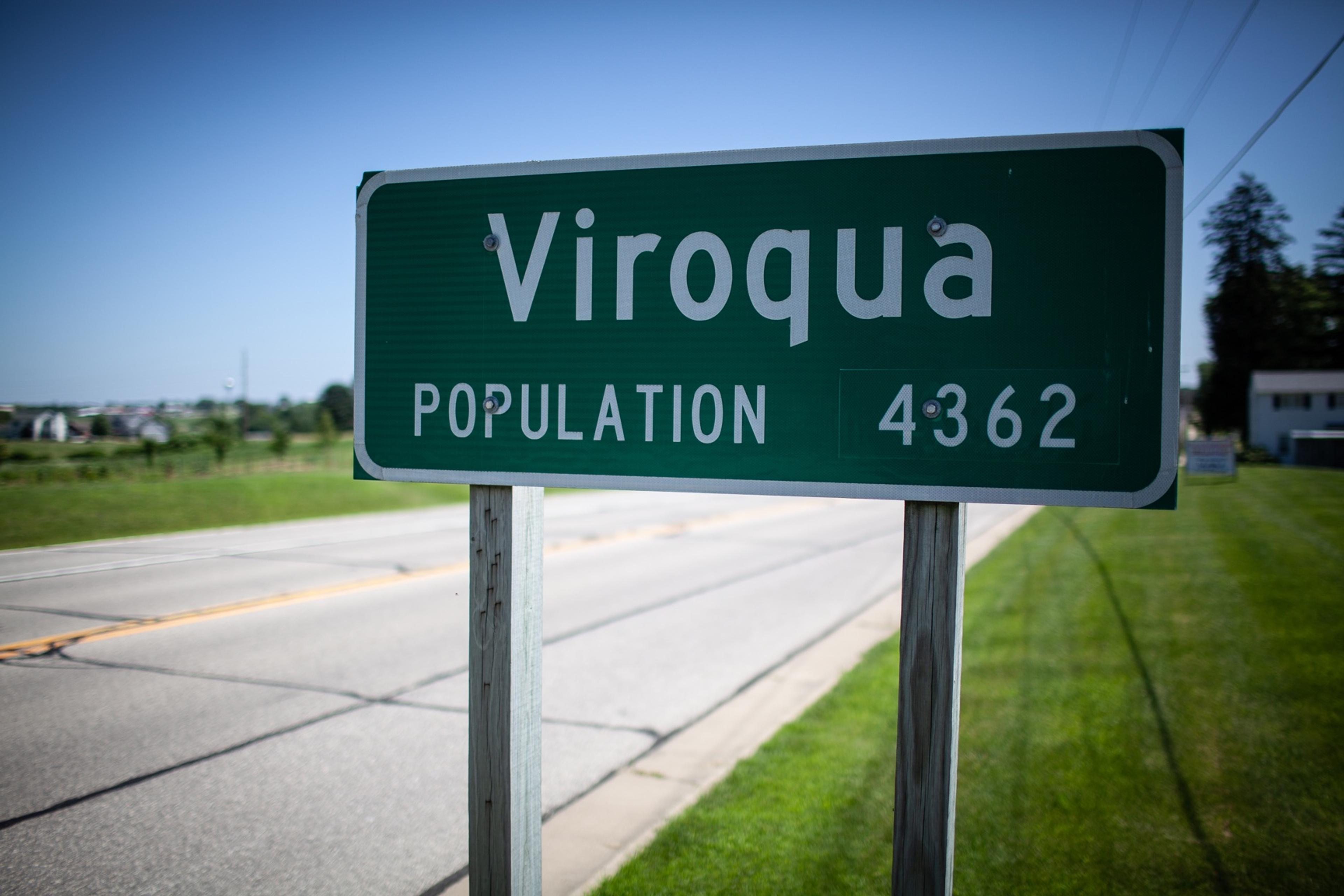 Road sign that says Viroqua, Wisconsin, population 4,362.