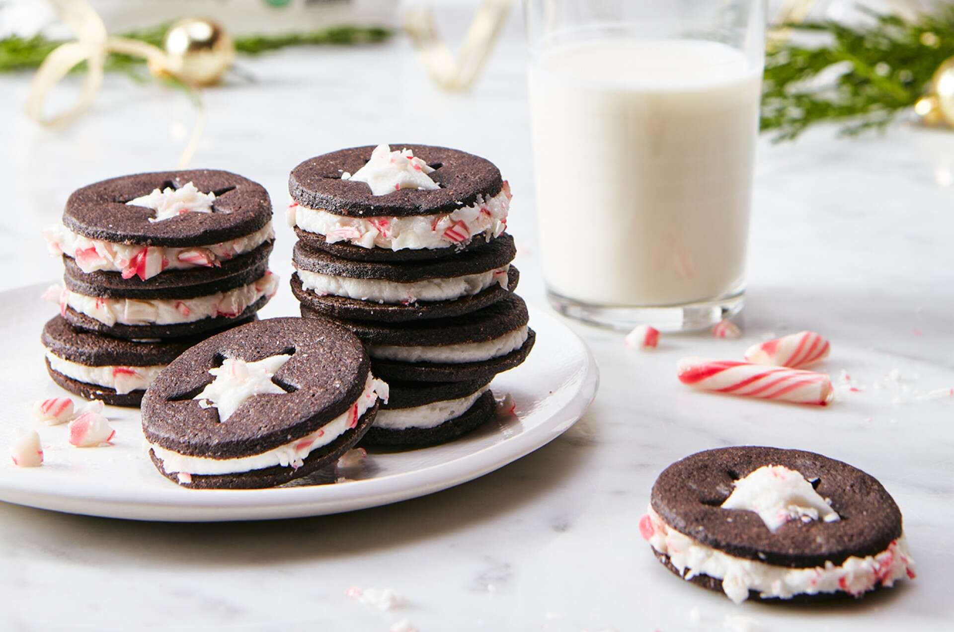 Organic Cookies & Cream Sandwich Cookies with Organic Valley