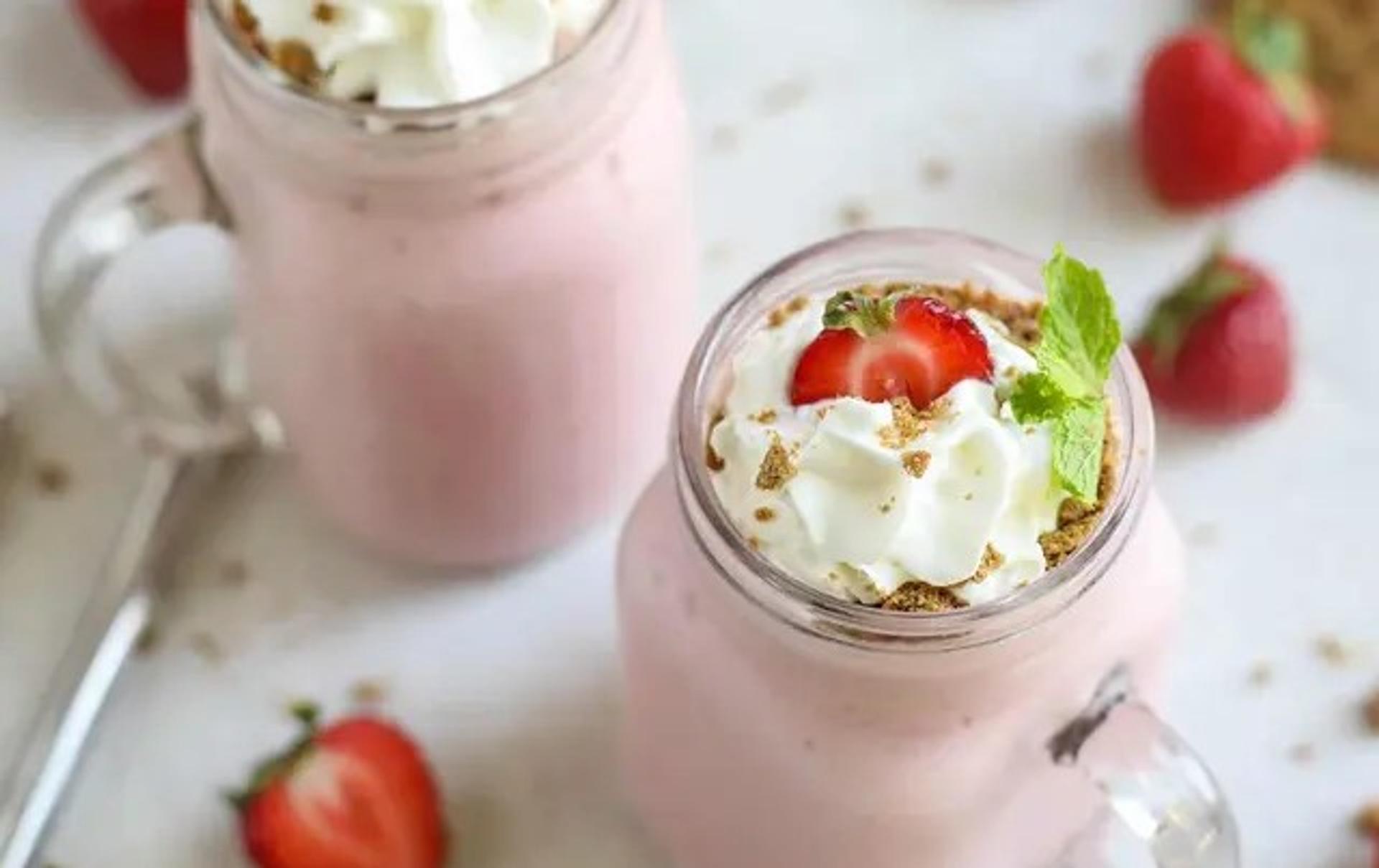 Strawberry Cheesecake Smoothies with whip cream