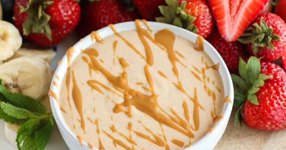 Easy Peanut Butter Yogurt Fruit Dip