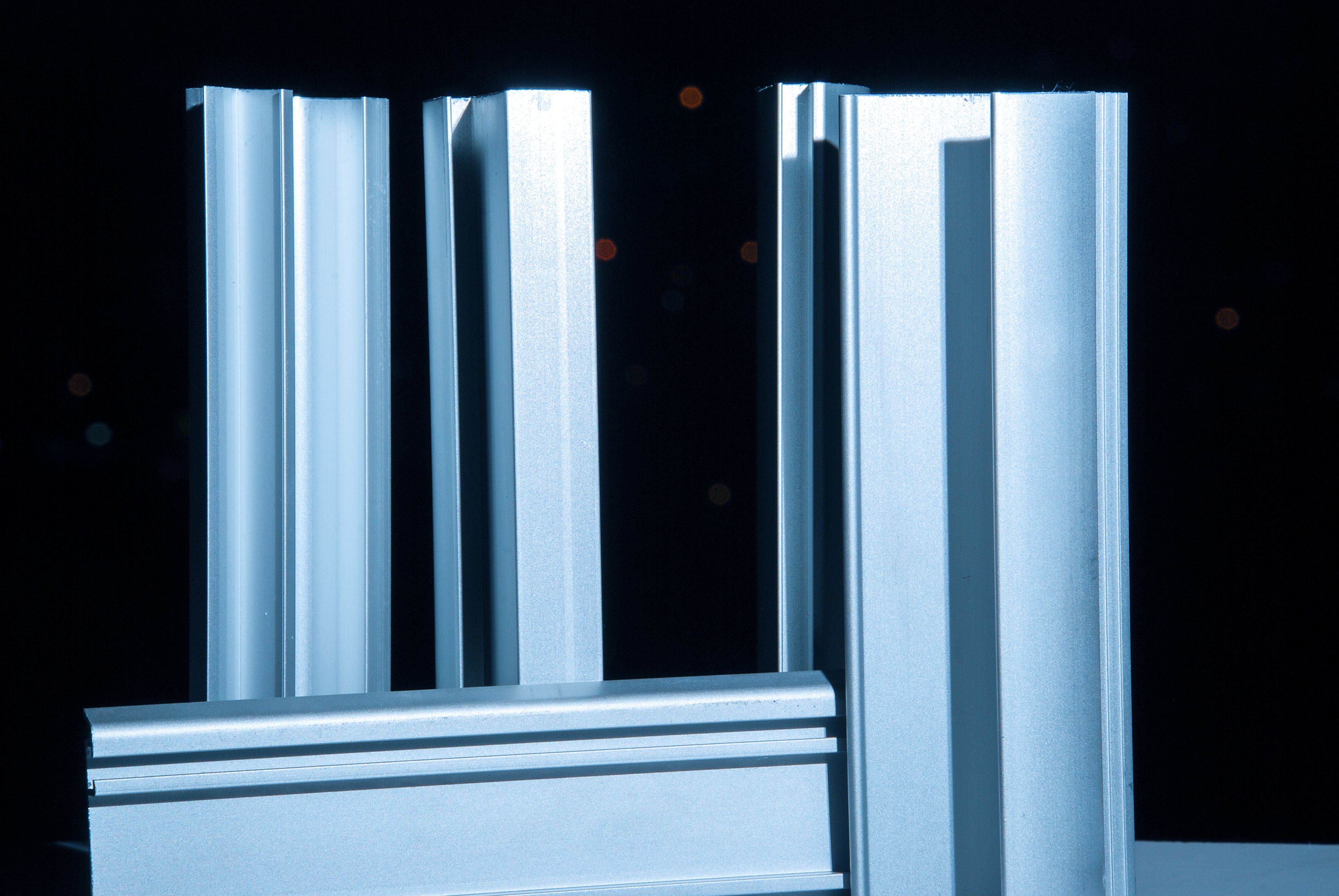 Aluminium profiles shown as material context for friction stir welding; no welding process is pictured.
