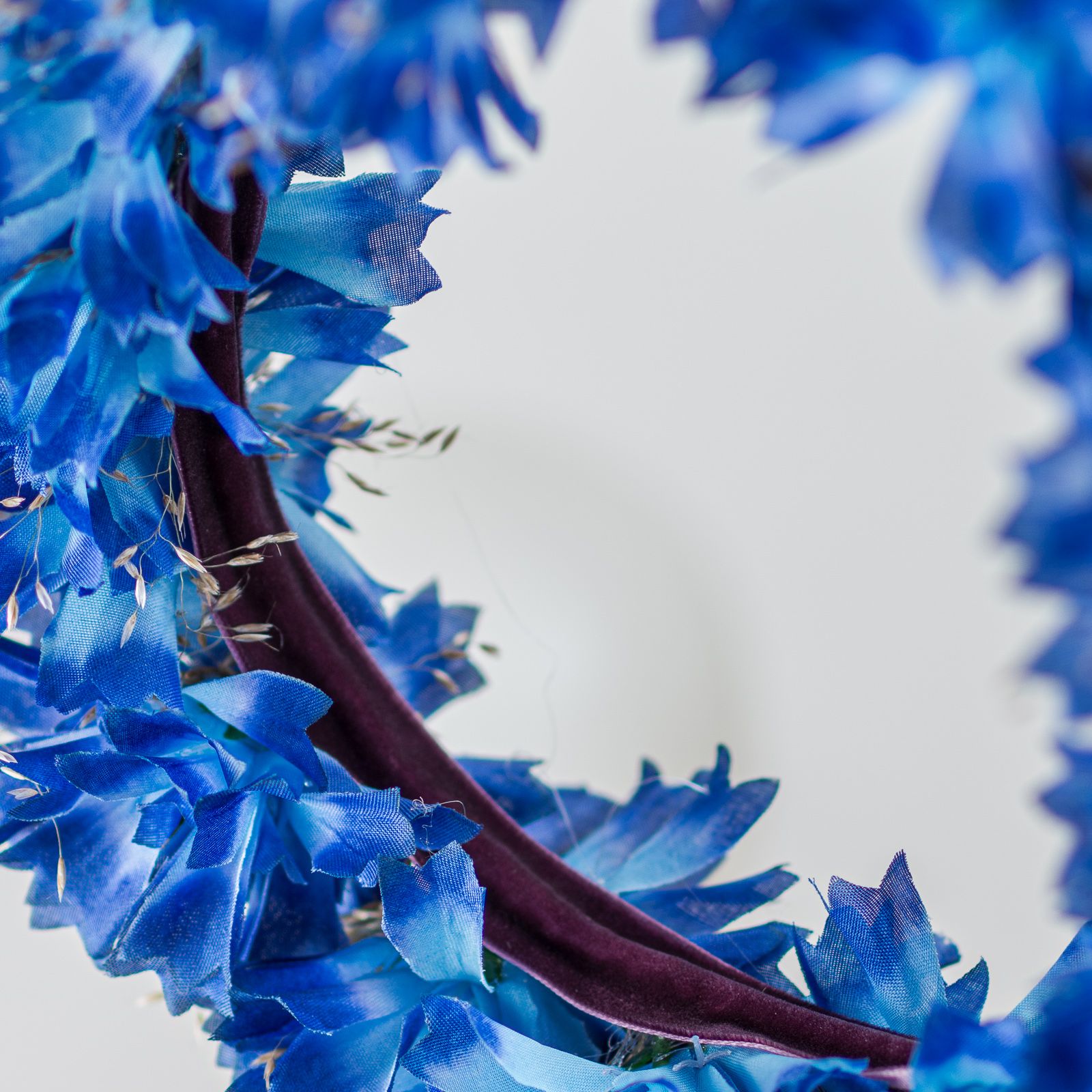 Rudzupuķu vainadziņš ar smilgām