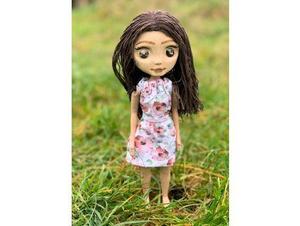 Panenka Zoe z bukového dřeva