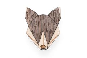 Dřevěná brož Vlk - Produkt značky BeWooden
