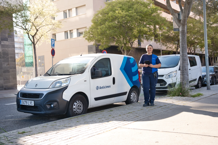 female technician going to a customer