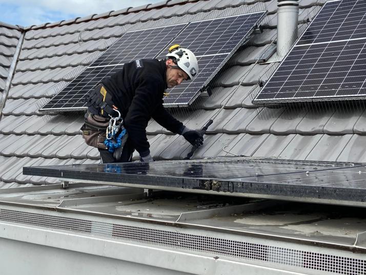 pannelli solari per la protezione dagli uccelli