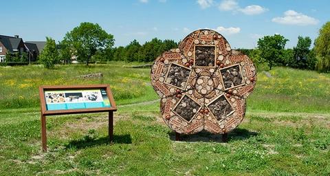 insectenhotel in natuuromgeving