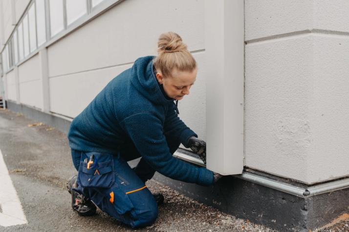 knaagdierhol in het gebouw