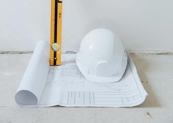 Bouwhelm en waterpas