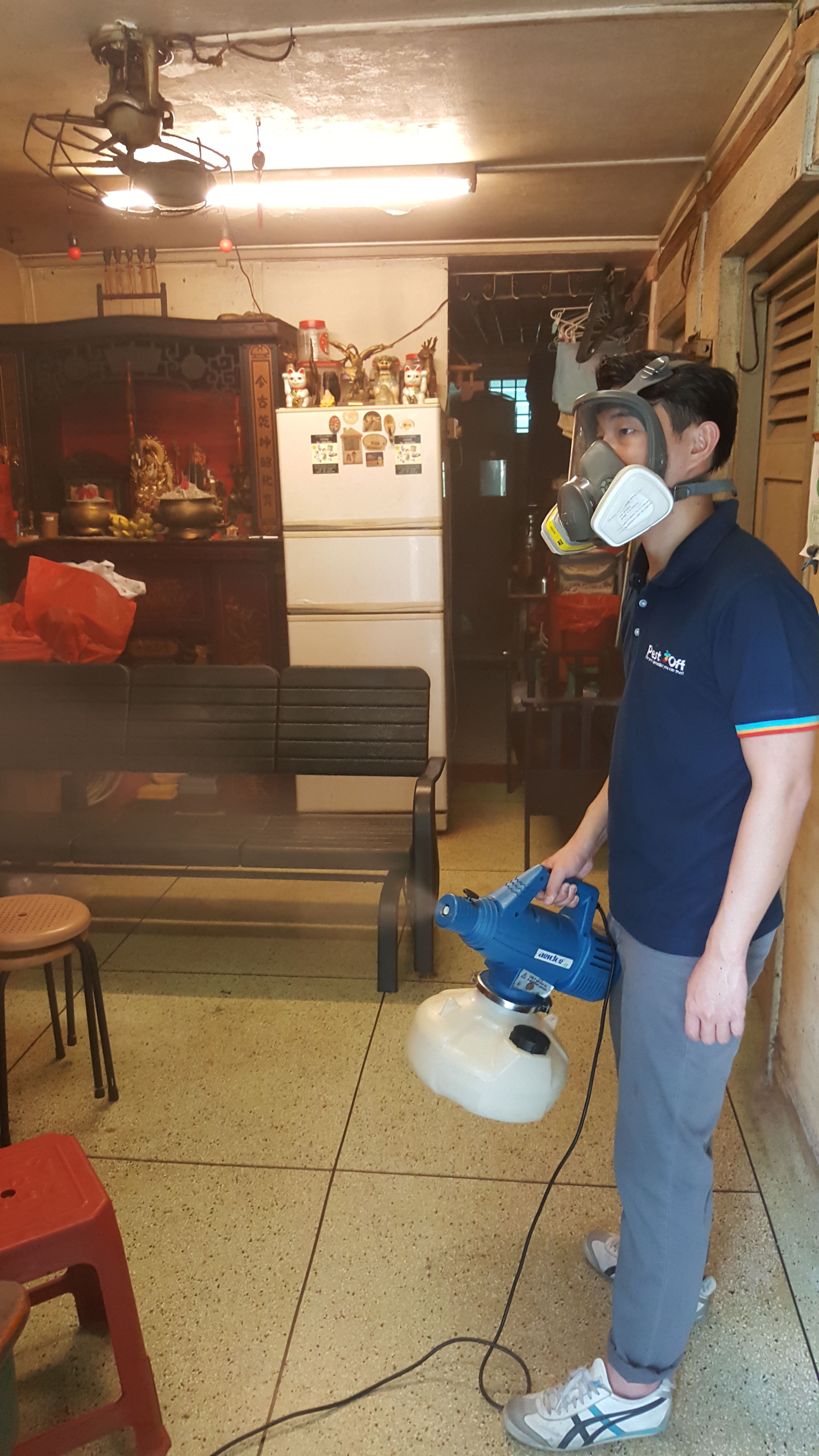Andrew Yap using air scrubber for mold remediation