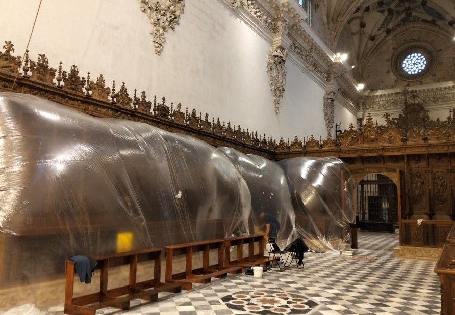 Anticimex aplica un tratamiento de carcoma en un monumento histórico en la Cartuja de Jerez