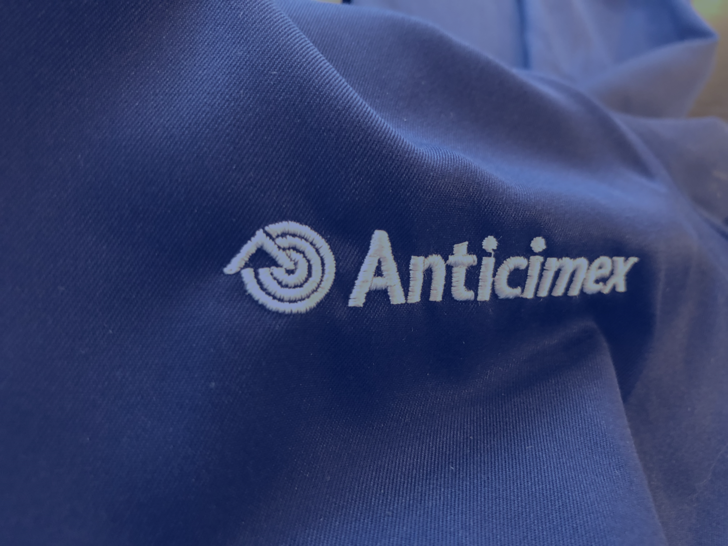 Anticimex logotyp på tröja