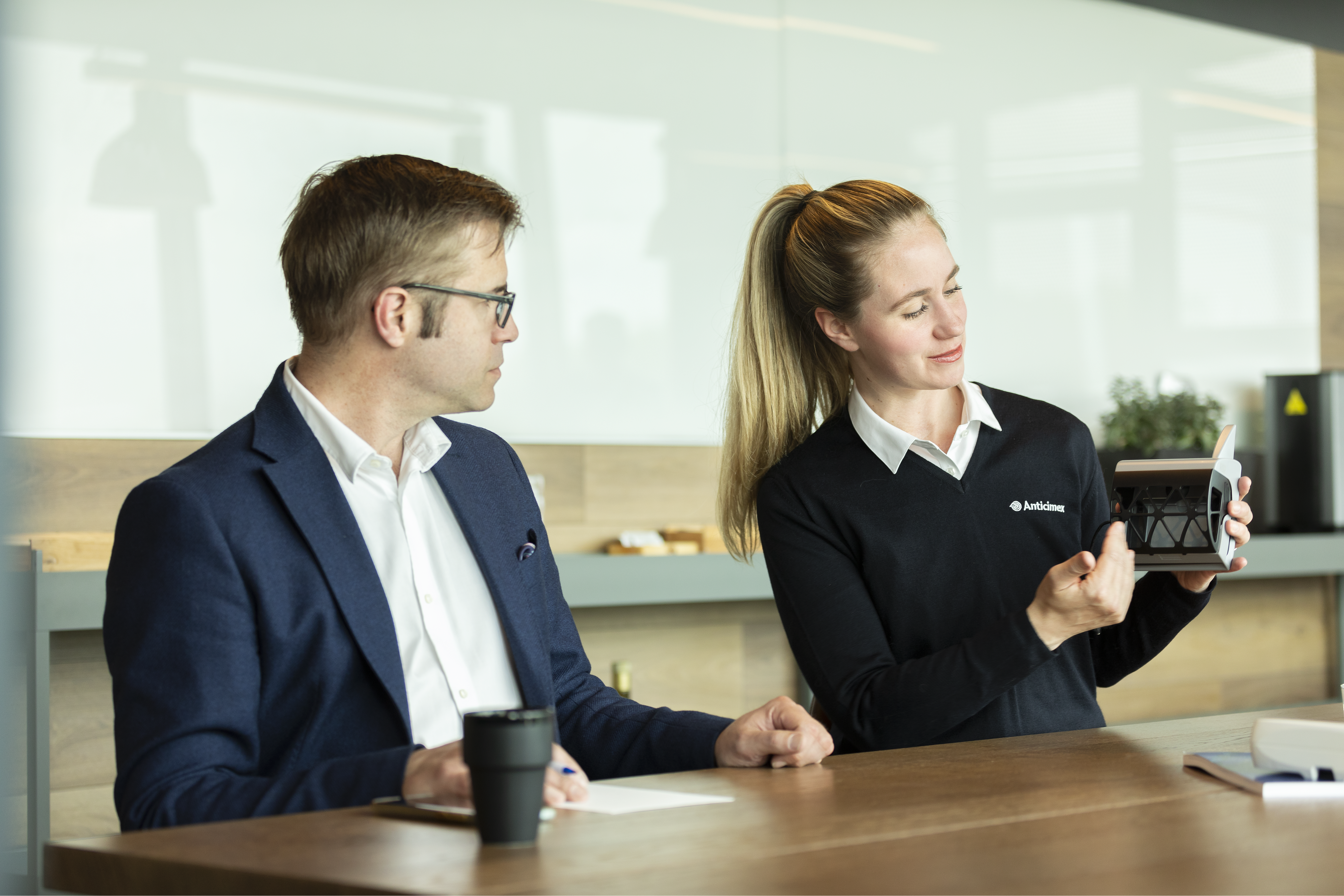 Kundmöte med en man och en kvinna