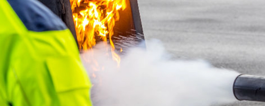 Släckning av brand under utbildning