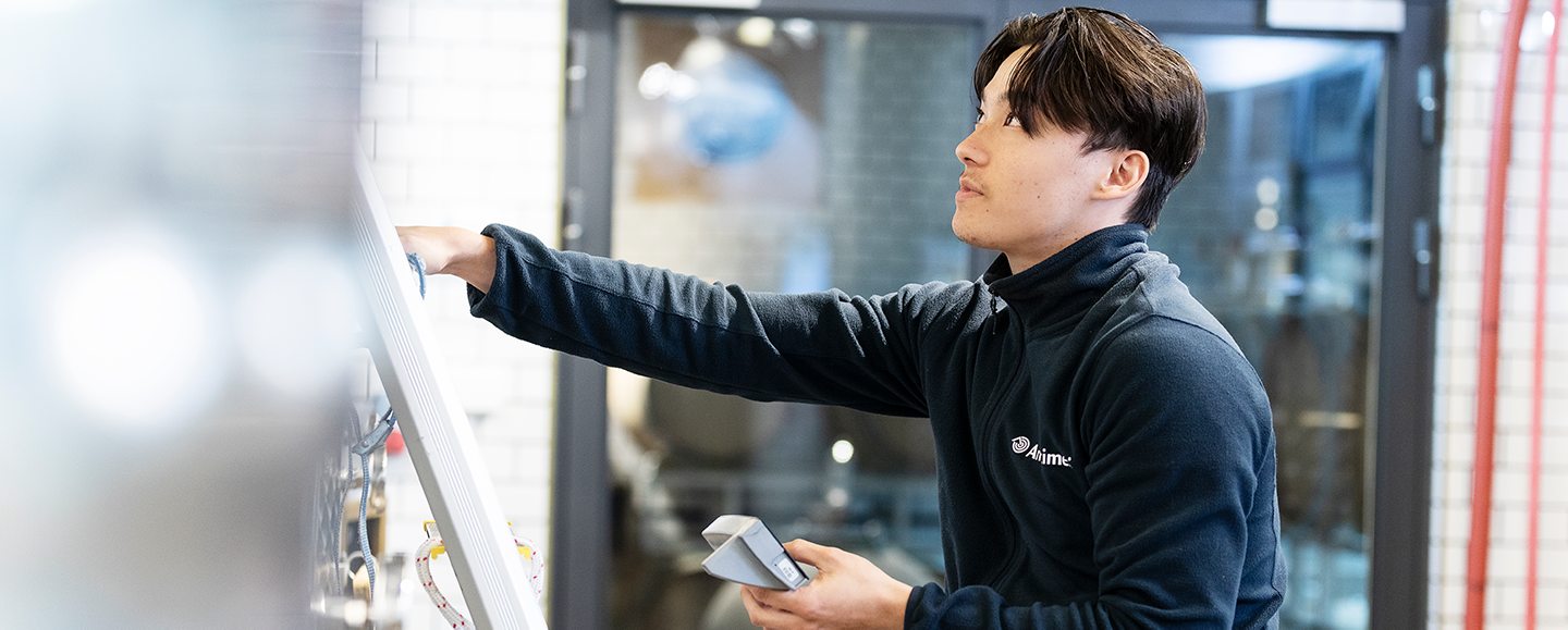 Skadedjurstekniker gör riskbedömning och analys för att kunna arbeta med förebyggande skadedjurskontroll