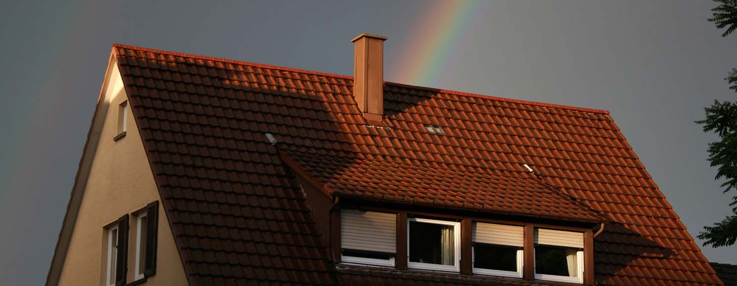 Hustak och regnbåge