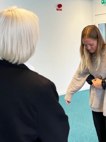 Anticimex tekniker utbildar företag i första hjälpen