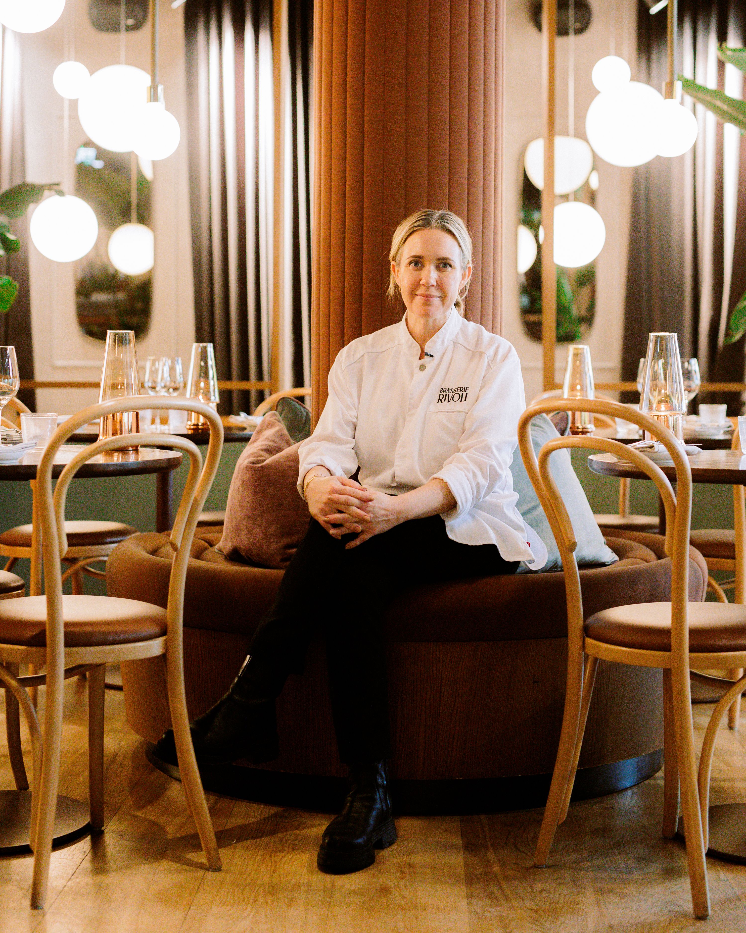 Bilder av mennesker i bukta