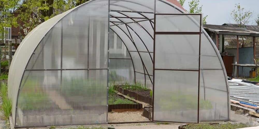 Heating a greenhouse