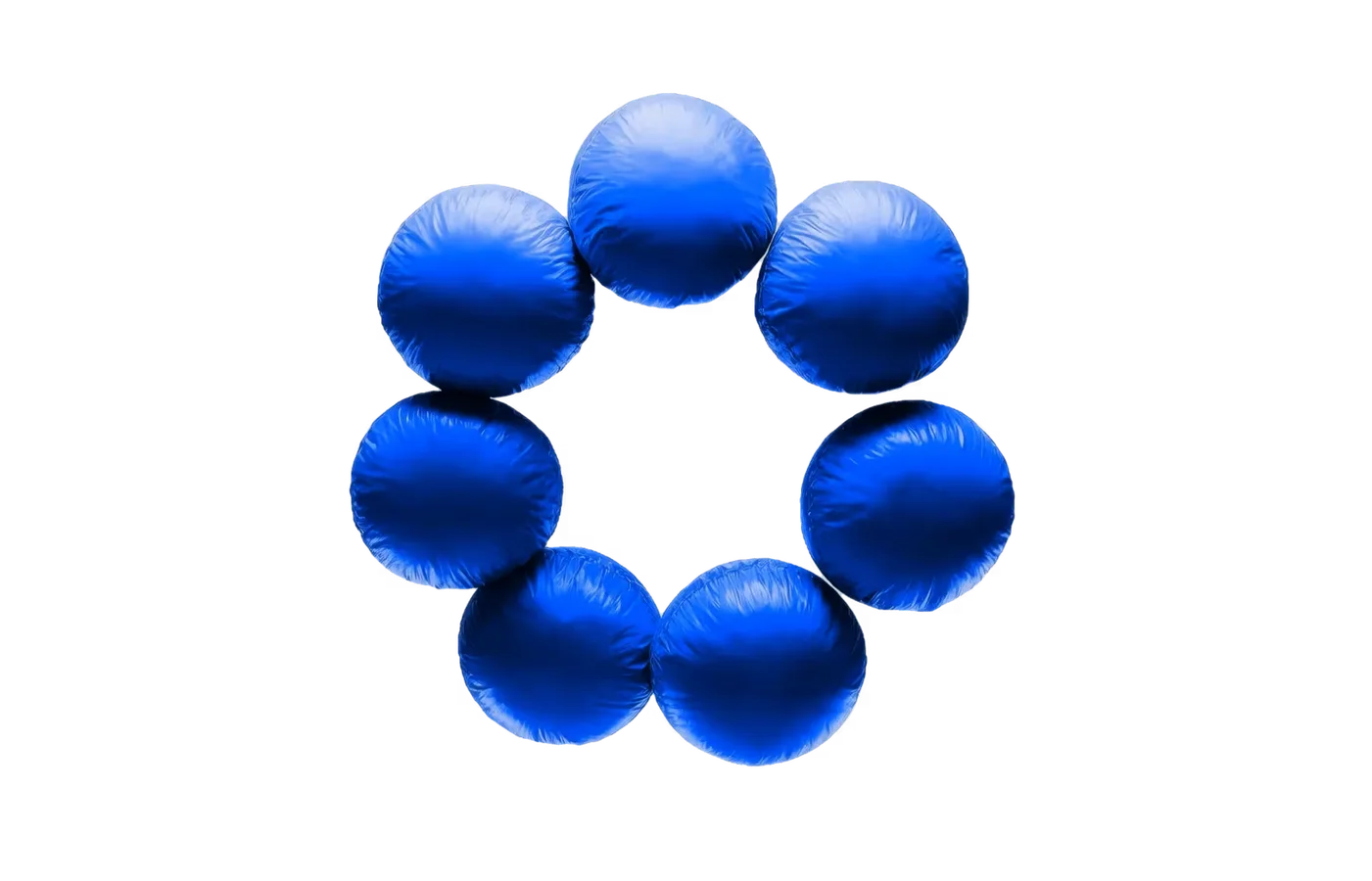 Esferas azules infladas dispuestas en anillo, del autorrebrand de the branding people
