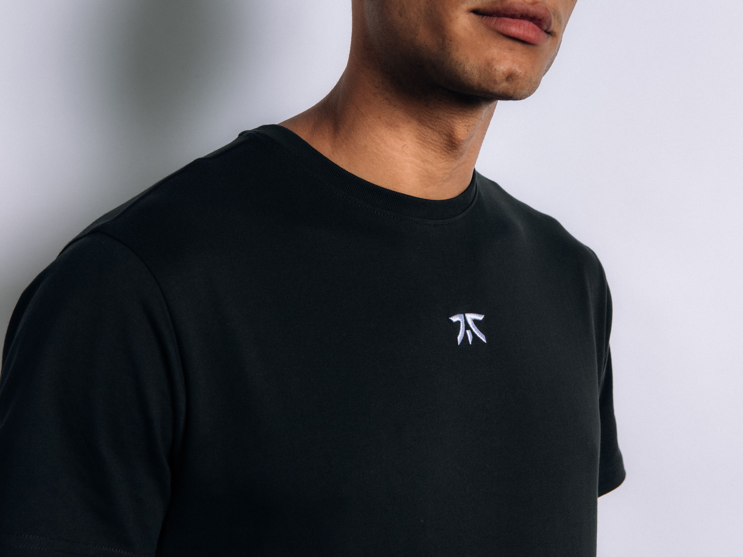 新品未開封】 VR × FNATIC TEE BLK メンズ | griffintax.com