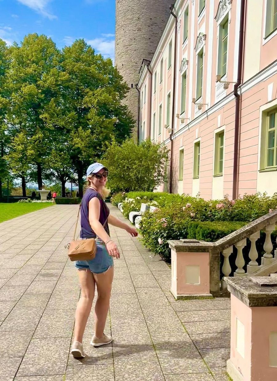 Jen travelling in Estonia