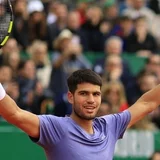 Alcaraz defeats Sinner to win Italian Open, enters French Open as top favorite