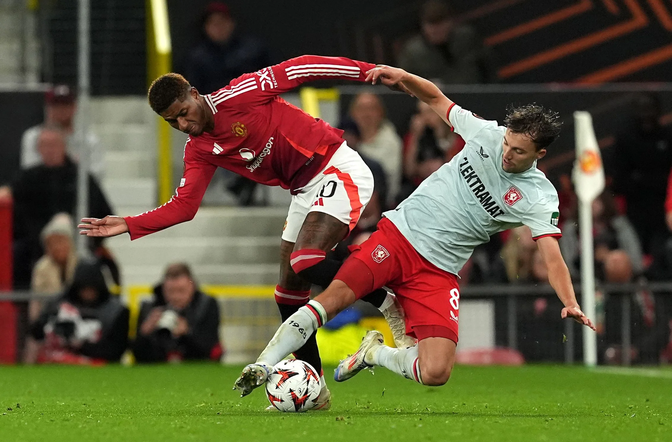 Manchester United 1-1 FC Twente: Red Devils held at Old Trafford in Europa League opener