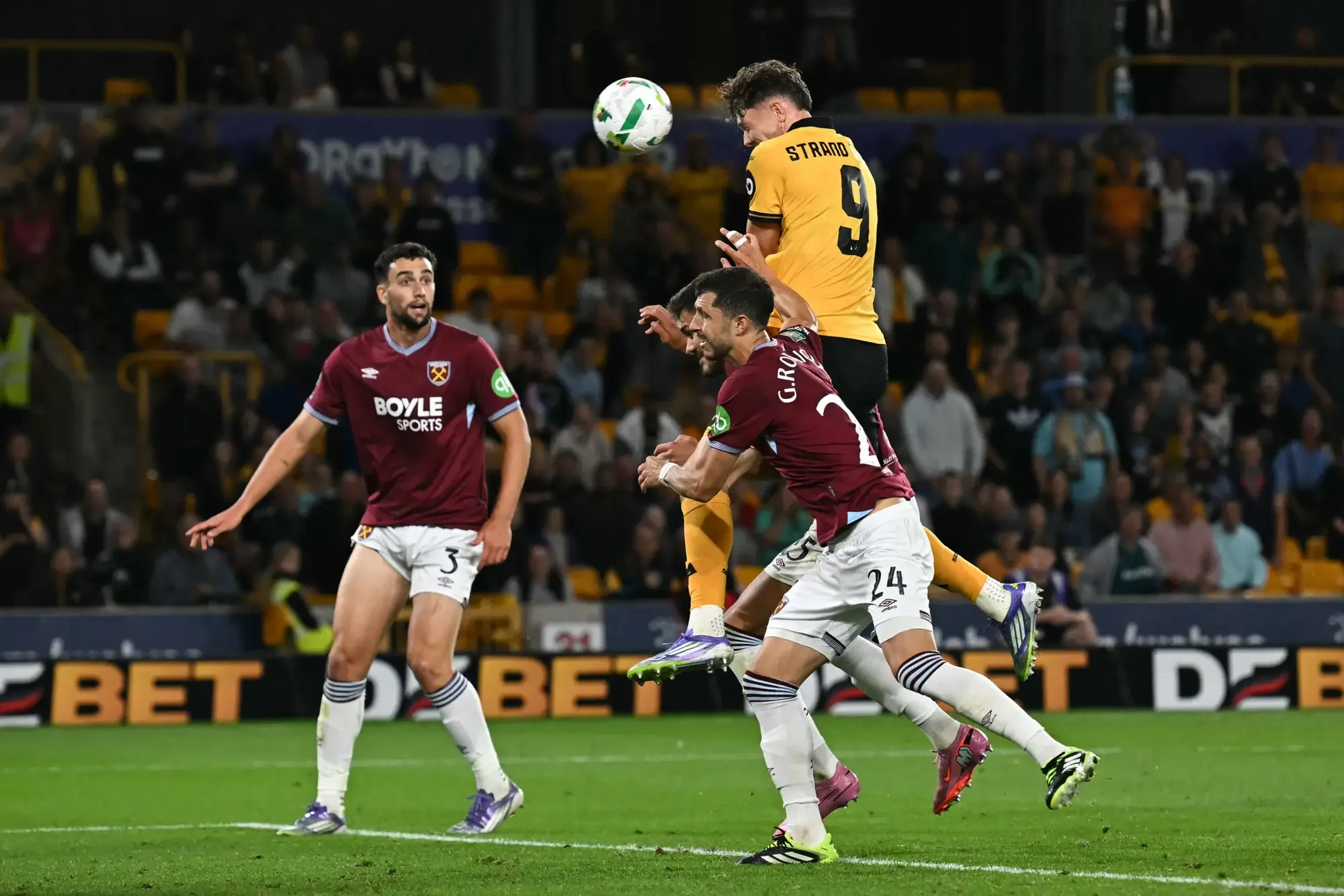 Strand Larsen's double helps Wolves knock out West Ham in League Cup