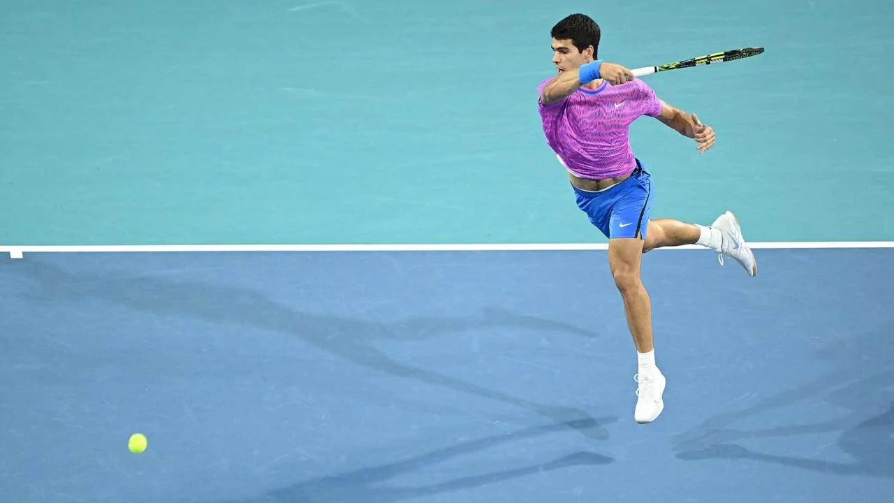 Carlos Alcaraz and Jannik Sinner through to Miami quarter-finals